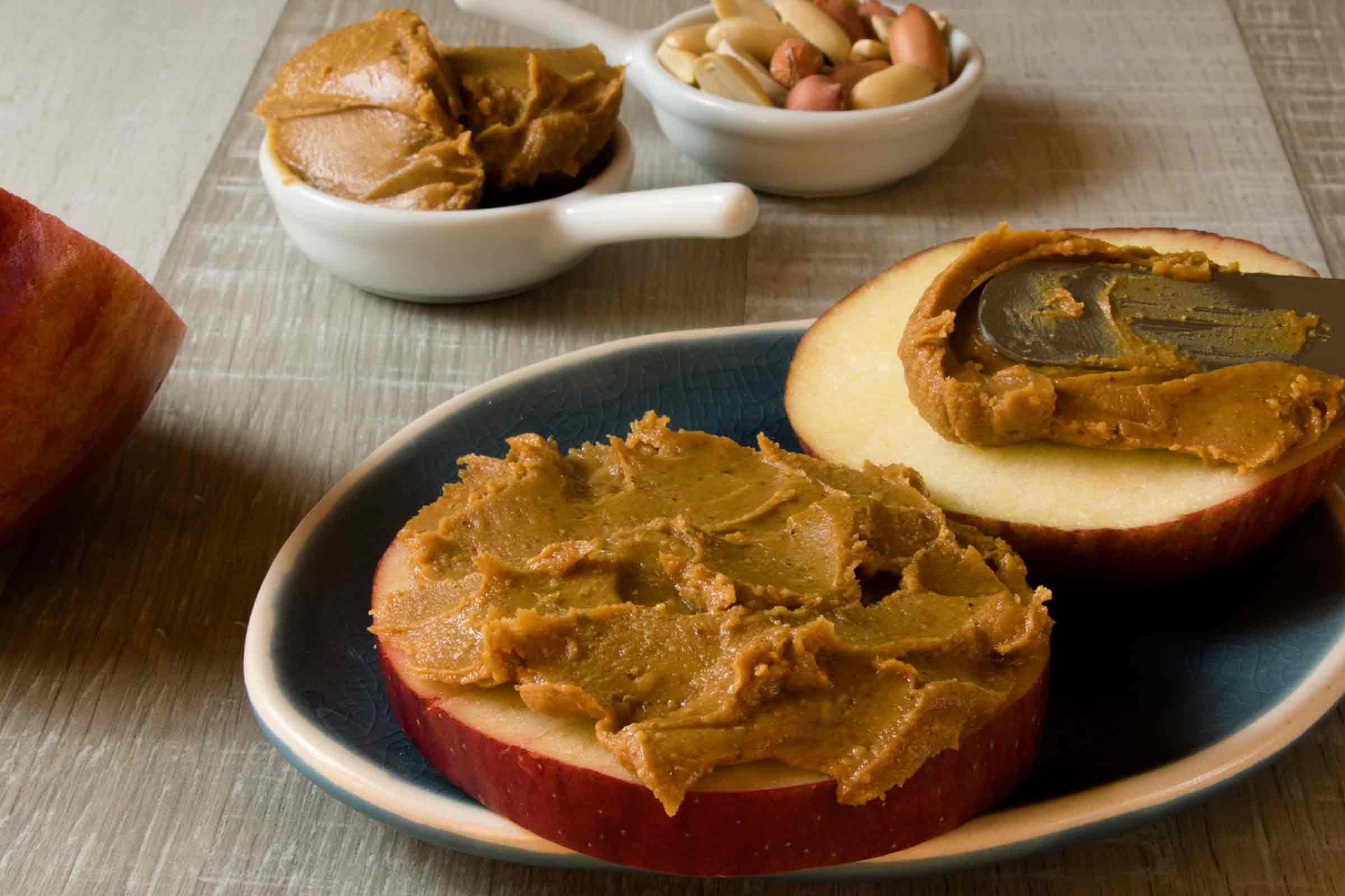 7 Low-Calorie Snacks for Those Mid-Day Meal Cravings!