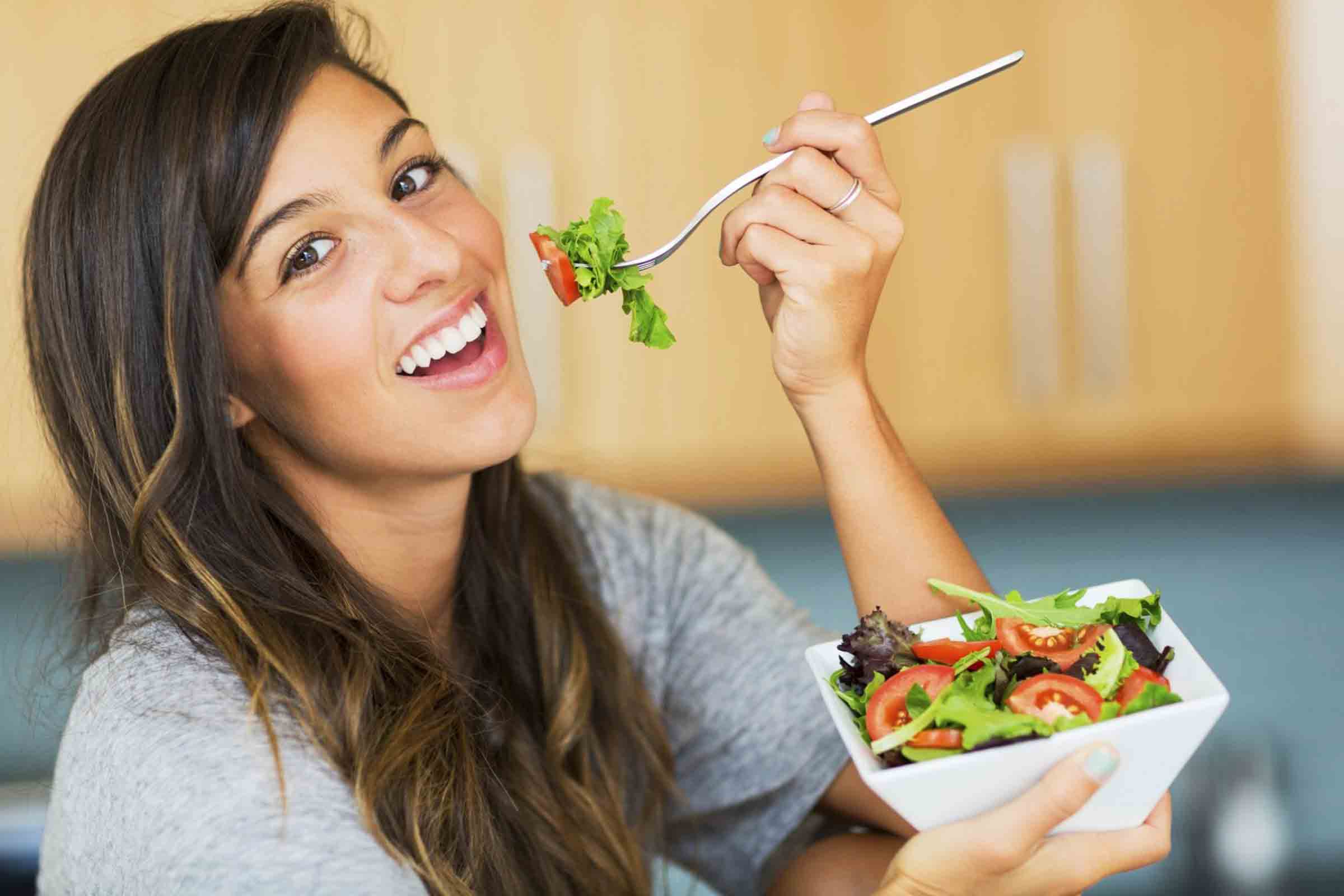 5 Simple Healthy Eating Hacks for Office-Goers!